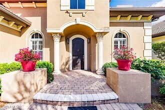 7684 Cottesmore Dr in Naples, FL - Foto de edificio - Building Photo
