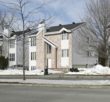 7365 Notre-Dame in Laval, QC - Building Photo