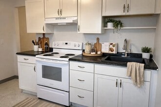 62-70 Main St in Thomaston, CT - Building Photo - Building Photo