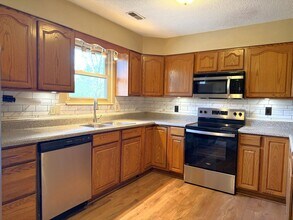 3900 Deerfield Rd in Knoxville, TN - Building Photo - Building Photo