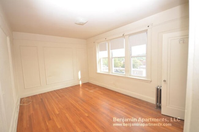 property at 28 Chiswick Rd