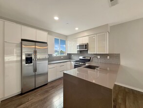 2191 Catalina Blvd in San Diego, CA - Building Photo - Building Photo