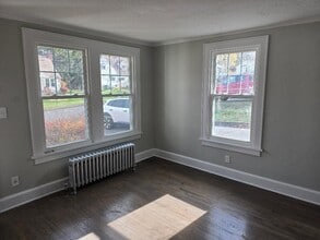 22 Holly St in Waterbury, CT - Building Photo - Building Photo