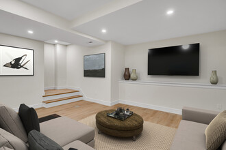 77 Thorndike St, Unit 1 in Brookline, MA - Building Photo - Building Photo