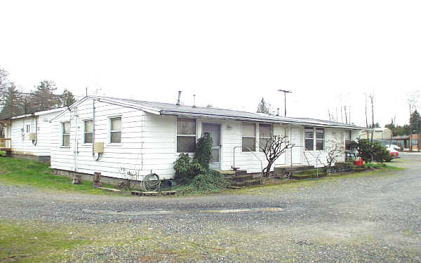 2600 SE Orient Dr in Gresham, OR - Building Photo