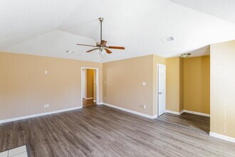 104 Stonehaven Dr in Pelham, AL - Building Photo - Building Photo