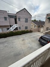 3227 E Broadway in Long Beach, CA - Building Photo - Building Photo