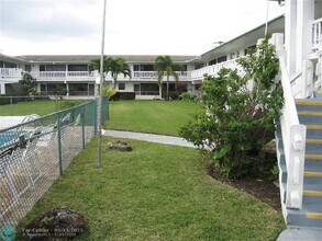 1621 NW 46th Ave in Lauderhill, FL - Building Photo - Building Photo