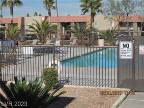 5163 Indian River Dr in Las Vegas, NV - Building Photo - Building Photo