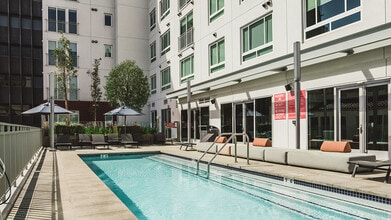 Axis in Los Angeles, CA - Building Photo - Building Photo