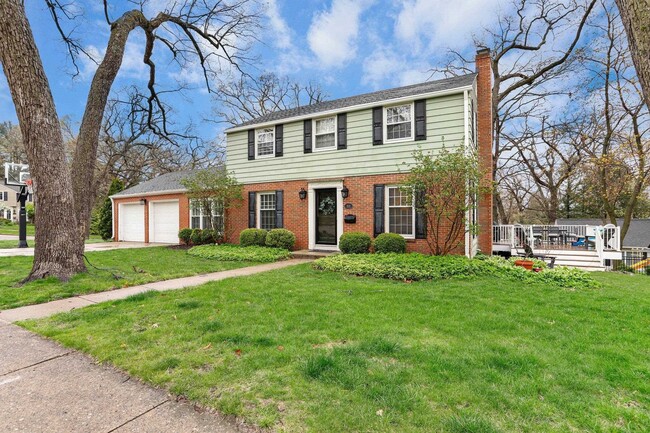 property at 811 Hiawatha Dr