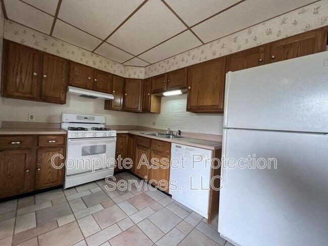 825 E Cleveland Ave in Hobart, IN - Building Photo - Building Photo