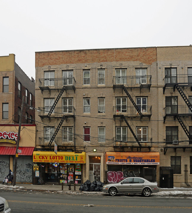 694 Rockaway Ave in Brooklyn, NY - Building Photo