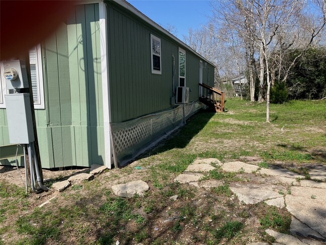 118 Walnut St in Blessing, TX - Building Photo - Building Photo