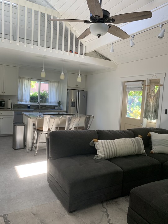 24 Puamelia Pl in Lahaina, HI - Building Photo