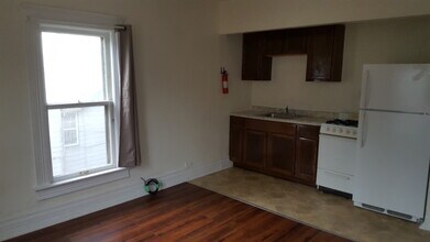 519 Congress St, Unit #2 in Ypsilanti, MI - Building Photo - Building Photo