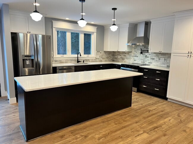 4288 NY-50 in Saratoga Springs, NY - Building Photo - Building Photo