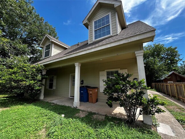 408 Nelray Blvd in Austin, TX - Building Photo - Building Photo