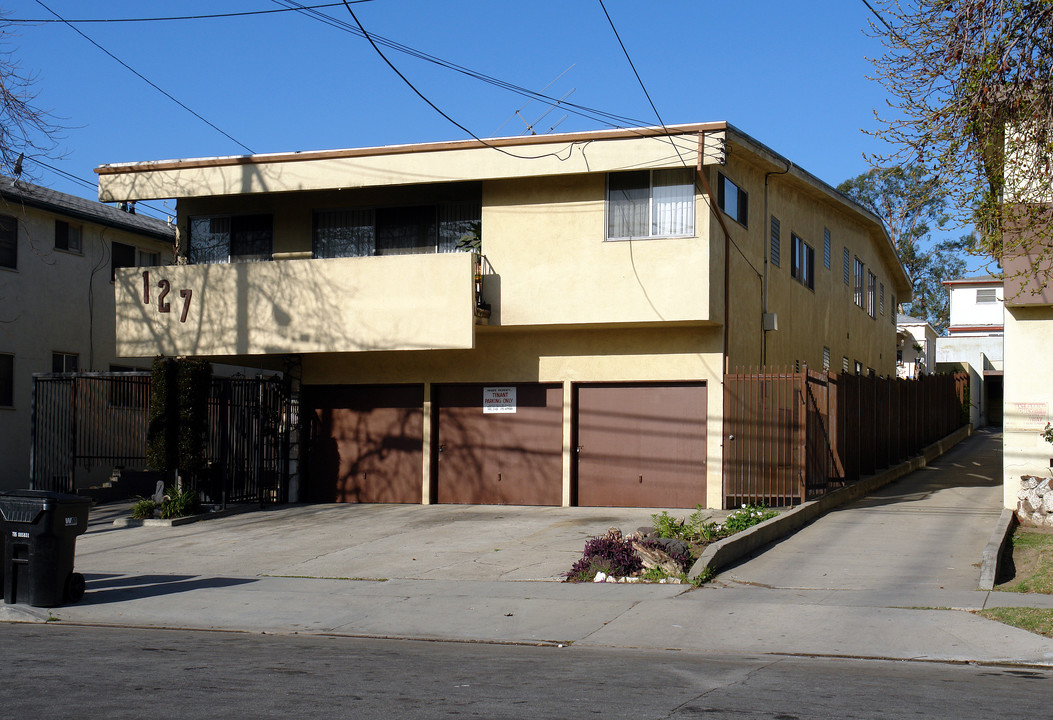 127 E Eastwood Ave in Inglewood, CA - Building Photo