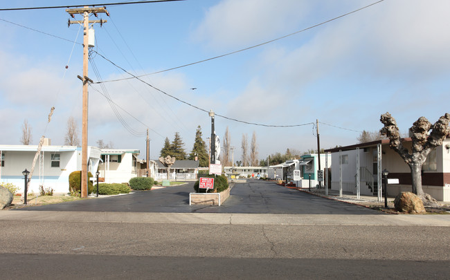 Sun Garden Mobile Village in Turlock, CA - Building Photo - Building Photo