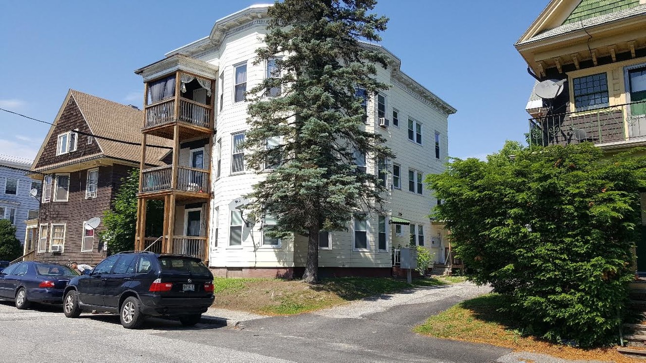 Lewiston Multi-Family Property in Lewiston, ME - Building Photo