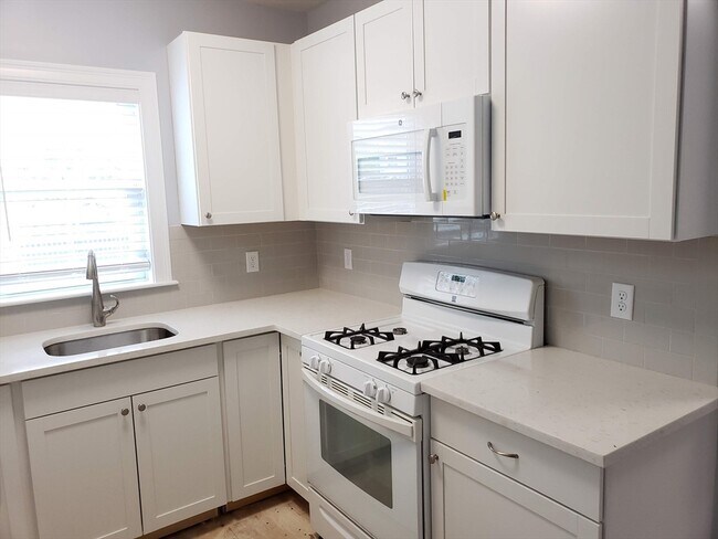 property at 119 W Adams St