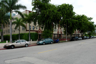 Lulav Square Apartments in Miami Beach, FL - Building Photo - Building Photo