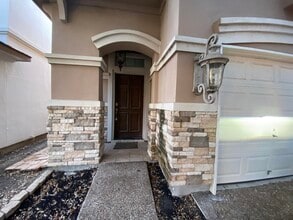 9813 Sandhill Dr in Laredo, TX - Building Photo - Building Photo