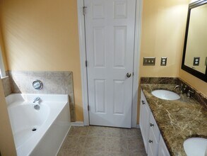 28 Roseangel Ct in Columbia, SC - Foto de edificio - Building Photo