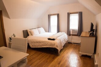 66 Brooks St, Unit #3 in Boston, MA - Building Photo - Building Photo