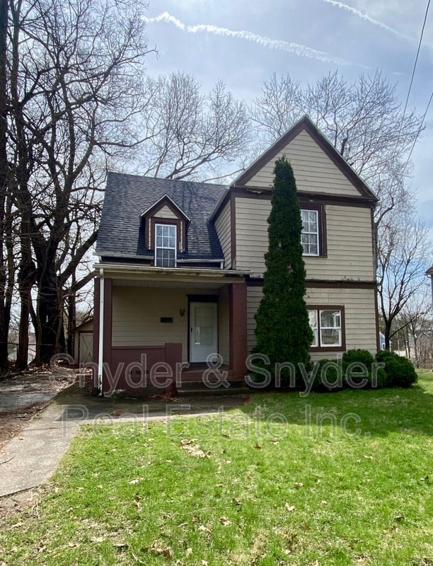 390 Doyle St in Akron, OH - Building Photo - Building Photo