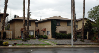 4465 N Sierra Way Apartments