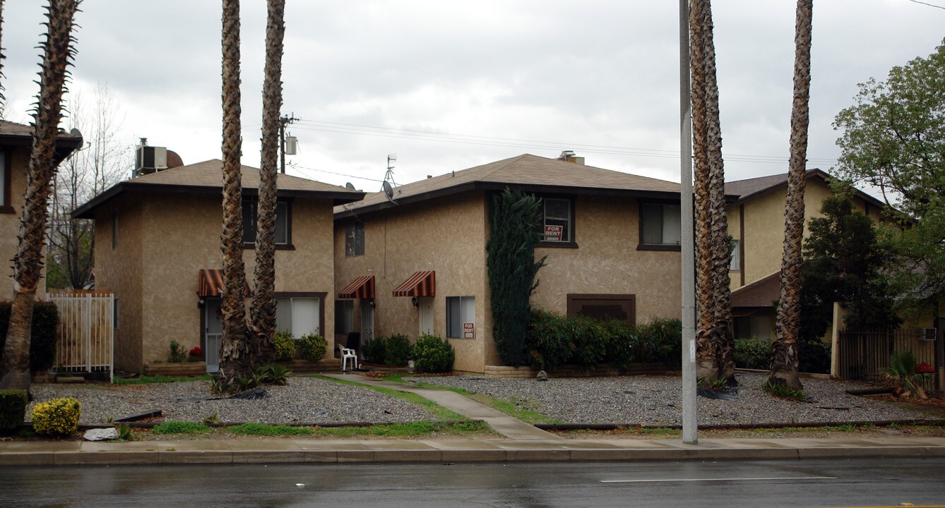 4465 N Sierra Way in San Bernardino, CA - Building Photo