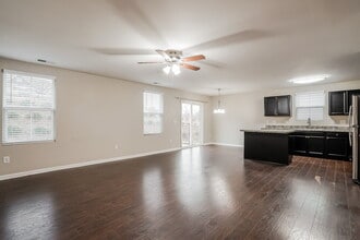 281 Fieldspar Ln in Clayton, NC - Foto de edificio - Building Photo