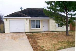 3577 Hemlock Pl in Springdale, AR - Building Photo
