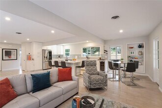 2266 Clematis St in Sarasota, FL - Building Photo - Building Photo