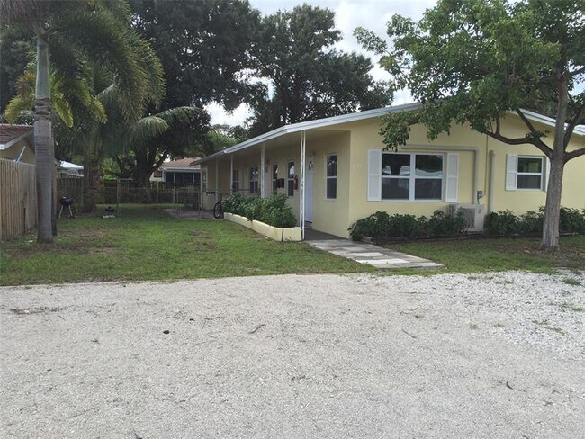 1140 SW 30th St in Fort Lauderdale, FL - Building Photo - Building Photo