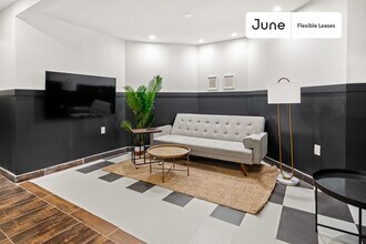 Chic ROOM at The Clark House, Unit 1 in New York, NY - Building Photo - Building Photo