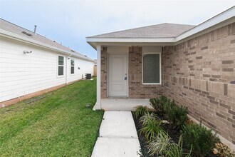 31432 Moore Rd in Magnolia, TX - Building Photo - Building Photo