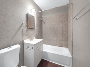 Rose Plaza in Houston, TX - Foto de edificio - Interior Photo