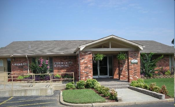 Parkwood Gardens Ohana in Bixby, OK - Building Photo