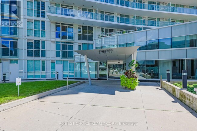 75-675 Queens Wharf Rd in Toronto, ON - Building Photo - Building Photo