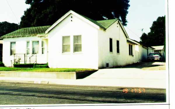 1161 Richmond Rd in Santa Paula, CA - Building Photo - Building Photo