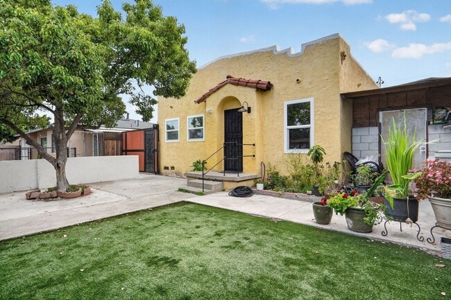 property at 621 Morrison St