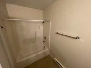 41 Academy St-Unit -b2 in Amsterdam, NY - Building Photo - Building Photo