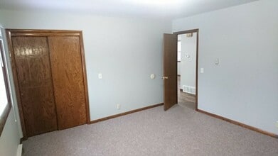 2613 Seymour Rd in Eau Claire, WI - Building Photo - Building Photo