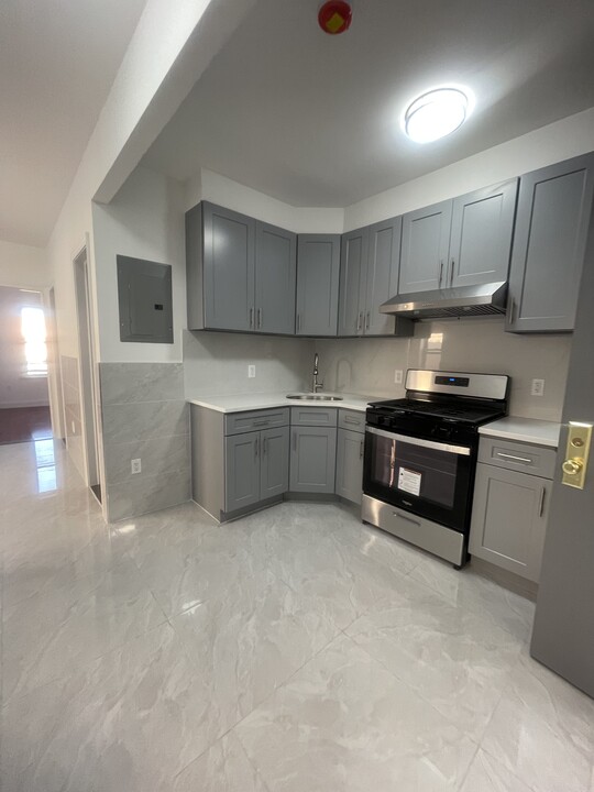 8008 16th Ave, Unit 2F in Brooklyn, NY - Foto de edificio