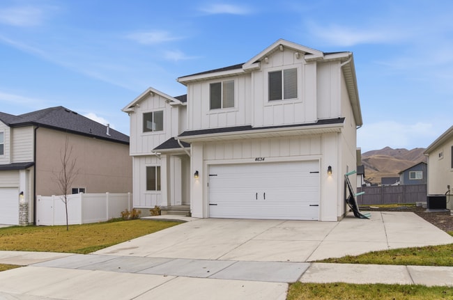 property at 4634 E Silver Moon Dr