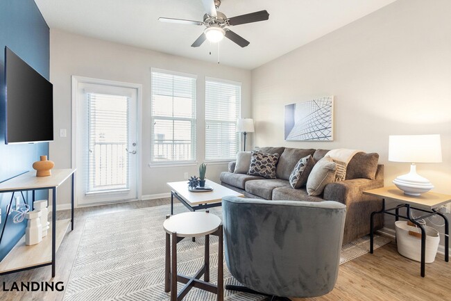 2300 Tapestry Park Dr, Unit 2250-403 in Land O Lakes, FL - Foto de edificio - Building Photo