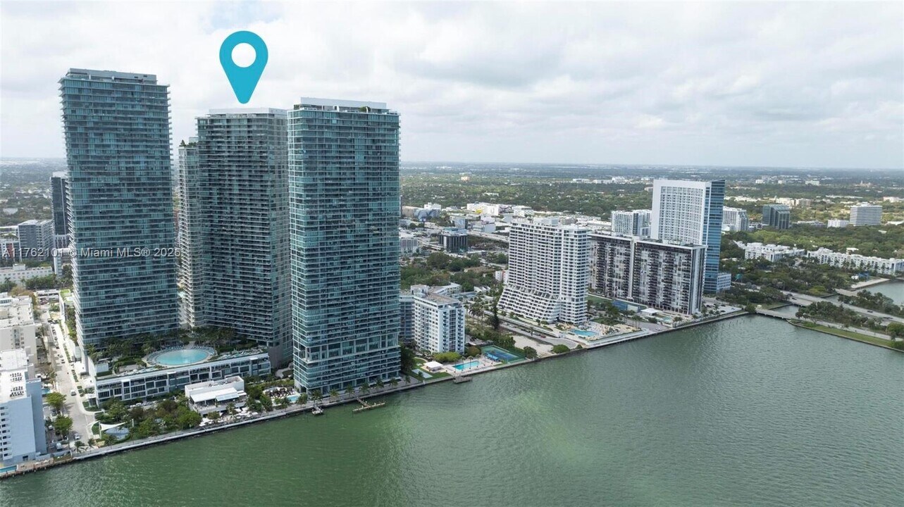 650 NE 32nd St, Unit 4903 in Miami, FL - Building Photo